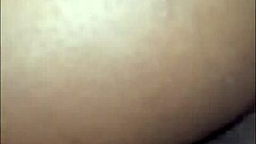 Ipah kongkek di sofa sampai orgasme