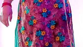 Leaked video of 18-year-old indian girl showing her body to boyfriend on call