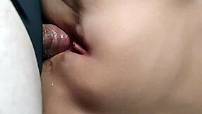 Watch her take double penetration in that fat pussy up close