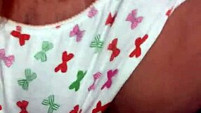 Padastro tarado, espero a mulher sair pra foder a bonequinha sex toy