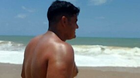 como filmou macho alpha empinando e gozando na praia