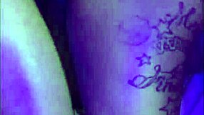 Zwarte babe zuigt en rijdt monsterlul diep