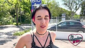 leila 18ans pleasures herself before fucking