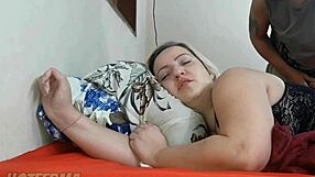 sua cunhada estava tendo sonhos quentes e seu irmão não estava em casa