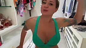 loira fazendo um boquete sensacional, você vai adorar