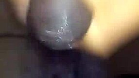 Una mamada r�pida en el ba�o abandonado