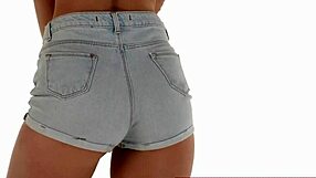 I-I can't stop shaking my sexy tight ass in these jean shorts, it's so damn hot