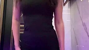 In the club, I decided to fuck my pussy