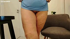 Sexy Tattooed Mommy Explodes With Desire