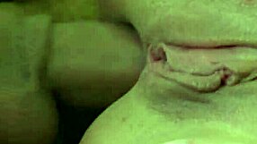 Remaja Seksi Eveline Dellai Pantat dan Memeknya Diisi Muncrat Sperma