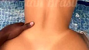 gostosa asiatica fodendo na piscina da pousada liberal com nego pirocudo no pelo - glory hole