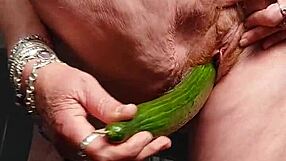 oma fucks her hairy pussy with a cucumber 😏