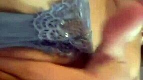 mira que rico me sale mi lechita quieres chuparmela