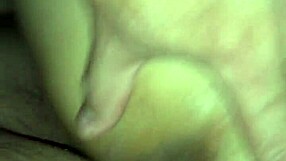 metiendole la verga a la puta de mi esposa