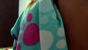 I masturbate while wife gets nails done.