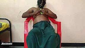 Intense Pleasure From Vegetable Masturbation In Pussy