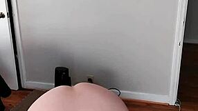 Sexy bbw's morning naked yoga routine