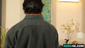 Massage érotique Cassidy Klein vire en baise hardcore