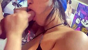 chica universitaria mamando verga follada por la boca colombiana