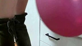 hey, mistress elza kom in lingerie teasing with her ass and feet 😈