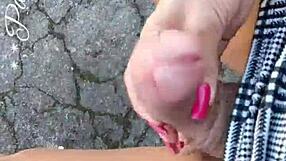 Paloma Veiga SHOWS her 22cm, WANTING to MAKE it HARD