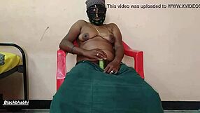 Intense Pleasure From Vegetable Masturbation In Pussy