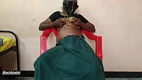 Intense Pleasure From Vegetable Masturbation In Pussy