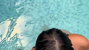 gostosa asiatica fodendo na piscina da pousada liberal com nego pirocudo no pelo - glory hole