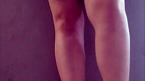 sola y caliente en casa me toco hasta acabar en un orgasmo muy fuerte