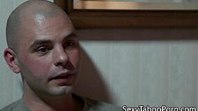 Pogledaj ovu petite bebu 18+ kako dobija u dupe u svojoj ružičastoj sobi!