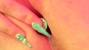 Horny homemade masturbation with toys 😏