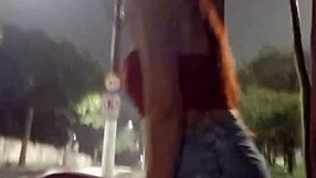 tirei pau pra fora e bati punheta no ponto de ônibus