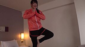 japanese big-breasted model changes clothes in hidden camera