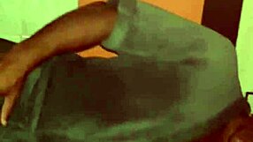 Estriper de s�o paulo chego na casa do ator bolt jones cansada da viagem pediu uma massagem n�o deu outra muita socada no �tero leite no cuzinho