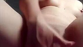 Sexy e th�m cặt qu� performs solo