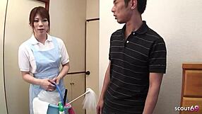 Snäll jungfru kille lurar 18+ städerska till creampie knull i uncensurerad JAV