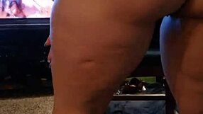 Latina met dikke kont gecuckold door oude kerel