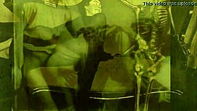 डार्क लैंटर्न की ग्रैनी उम्र से हॉट लग रही