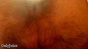 Brunette Amateur Shows Her Ass Boquiabierto