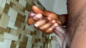 bathroom cum session 😍