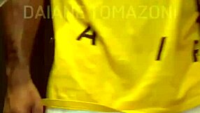 I went down for ifood and my neighbor, who also came down, called me to fuder – free