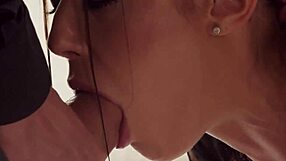 Frumoasa rusă Leyla Mult ia pula mare în anal