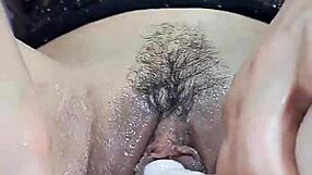 la coneja hace su primera triple penetracion con dildo sin limites cuando esta cachonda