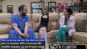 Νοσοκόμα Daisy γεμίζει μουνί ασθενούς με σπέρμα