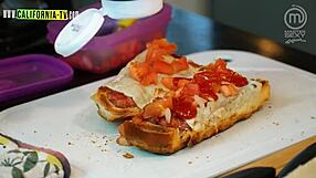 Clara Wellen Caught Opening Door Naked For Delivery Guy