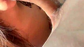 Vidéo maison je pompe la grosse bite de mon pote mexicain pendant que mon mec est pas là il me gicle dans la main