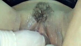 la coneja hace su primera triple penetracion con dildo sin limites cuando esta cachonda