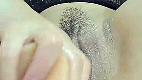 la coneja hace su primera triple penetracion con dildo sin limites cuando esta cachonda