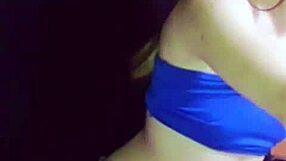 bonneyuwu - 18 47 pequena se masturba con minifalda y orejas de conejita.