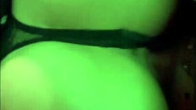 Cogiendo en plena reunion familiar con los invitados por toda la casa